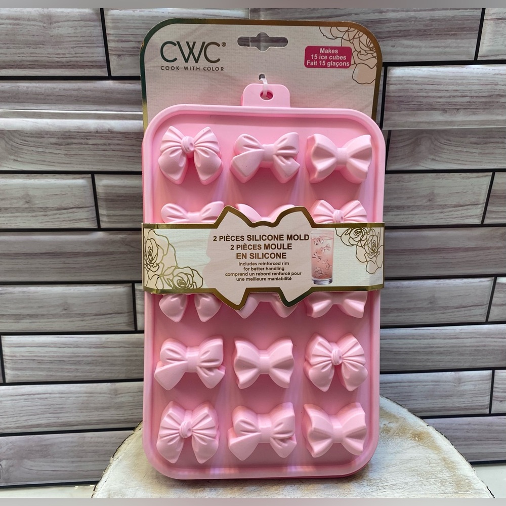 CWC  🎀 Beautiful Bow shaped 2 piece Ice Trays  pink mold BPA Free DIY NWT